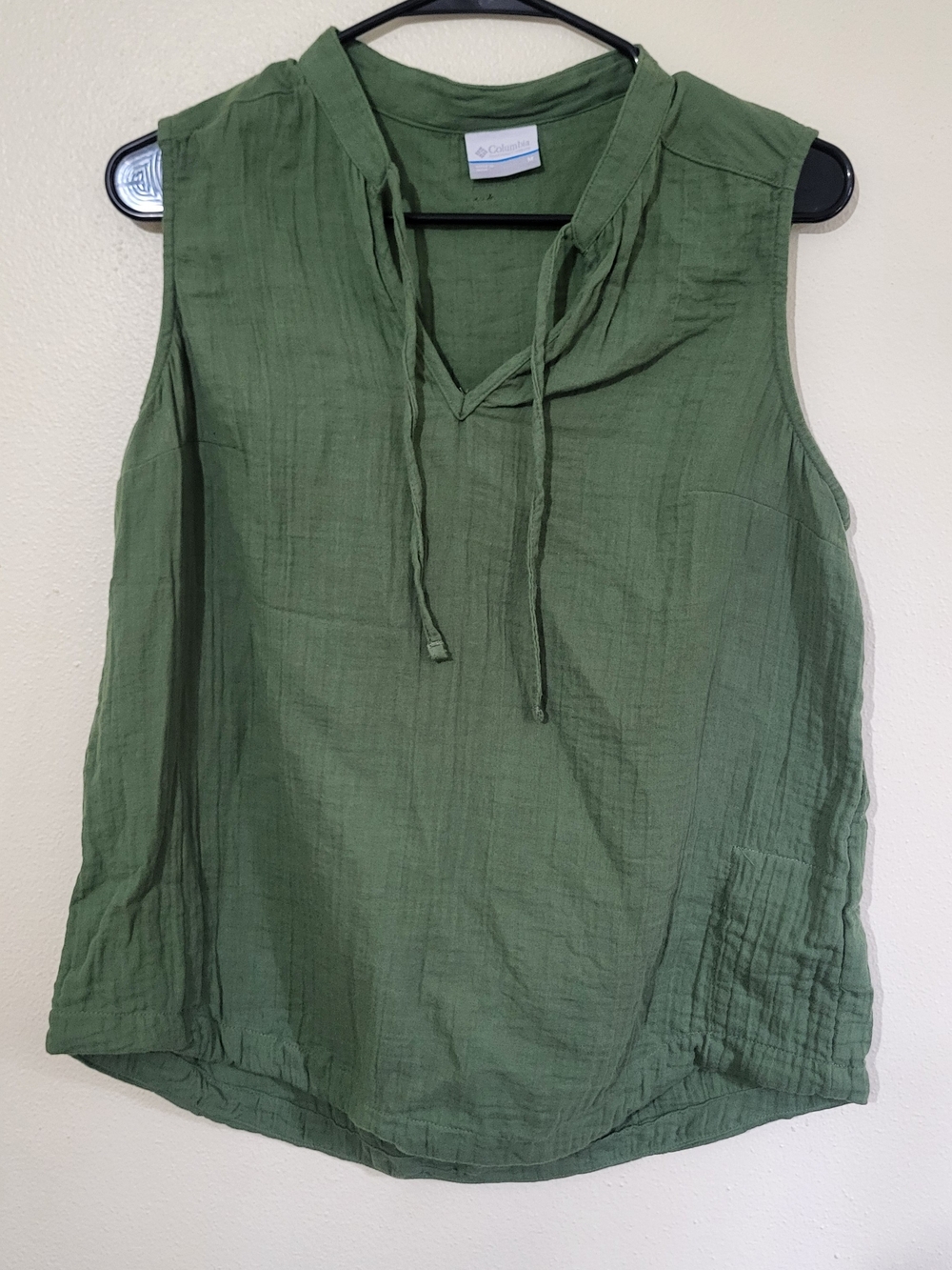 Columbia 100% Cotton Women's Olive Green Sleeveless Tie-Neck Top